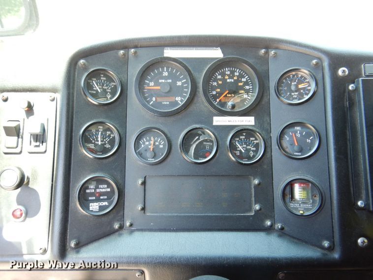 image for item KR9168 2000 HME 1871  pumper fire truck