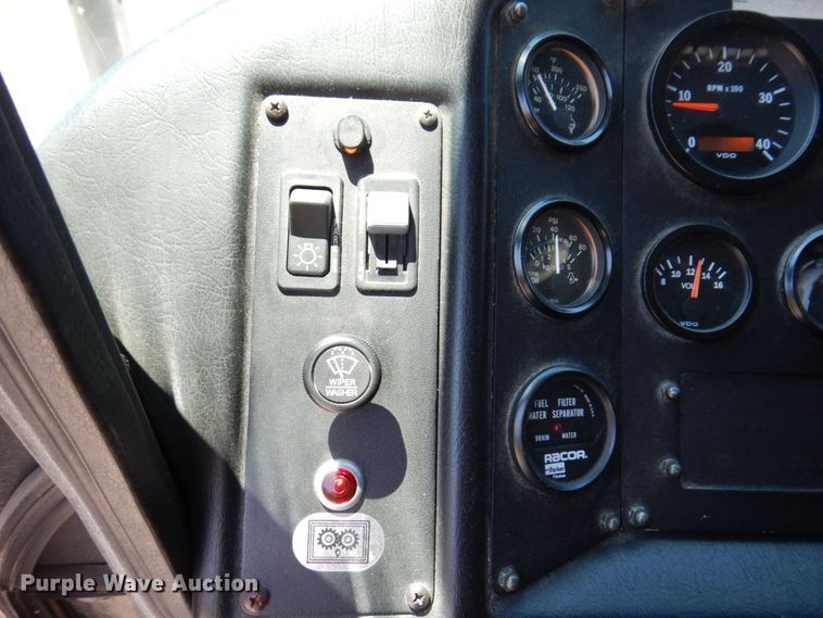 image for item KR9168 2000 HME 1871  pumper fire truck