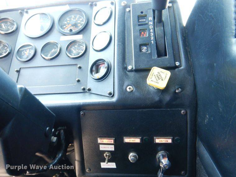 image for item KR9168 2000 HME 1871  pumper fire truck