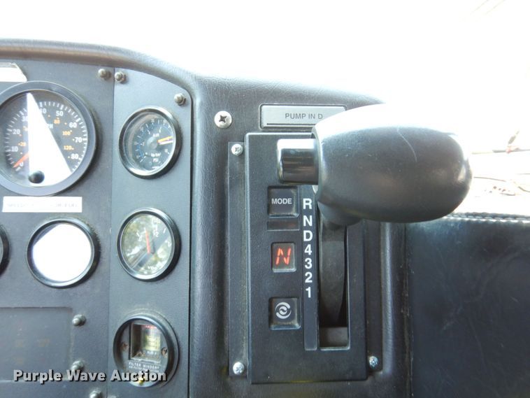 image for item KR9168 2000 HME 1871  pumper fire truck