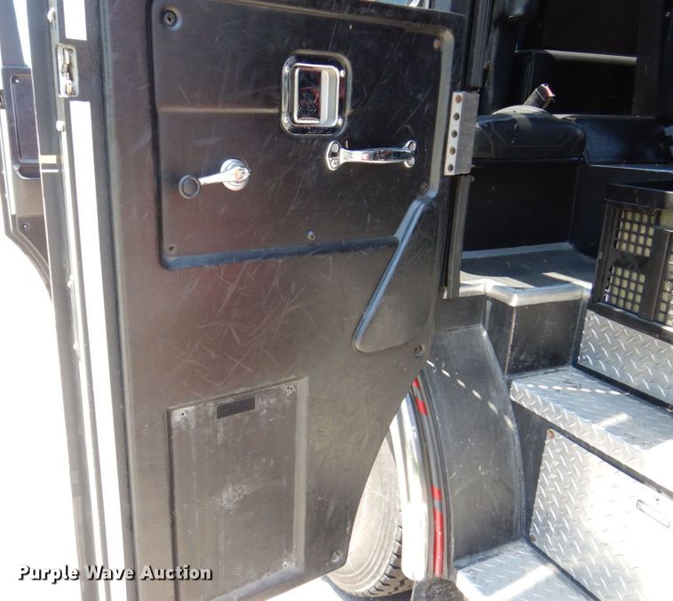 image for item KR9168 2000 HME 1871  pumper fire truck