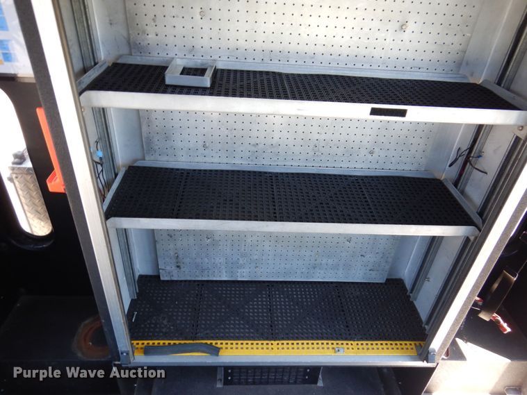 image for item KR9168 2000 HME 1871  pumper fire truck