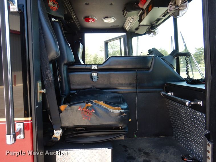 image for item KR9168 2000 HME 1871  pumper fire truck