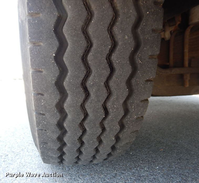 image for item KR9168 2000 HME 1871  pumper fire truck