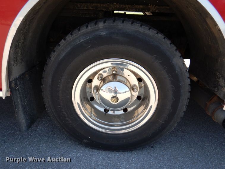 image for item KR9168 2000 HME 1871  pumper fire truck