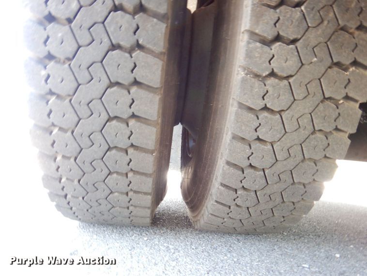 image for item KR9168 2000 HME 1871  pumper fire truck