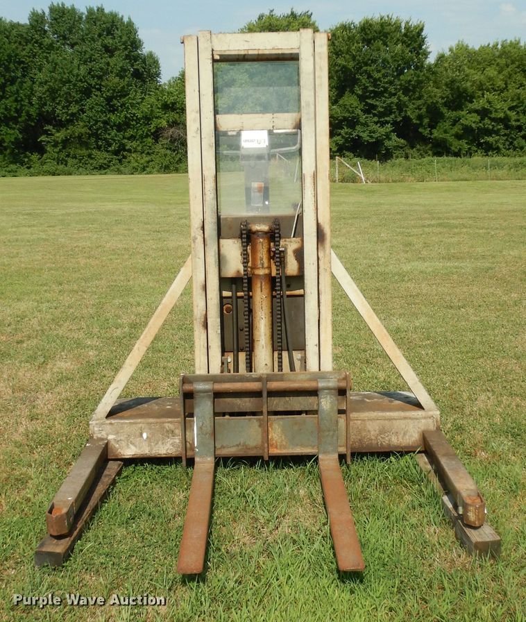 image for item KS9748 Crown 20MT-S  pallet jack