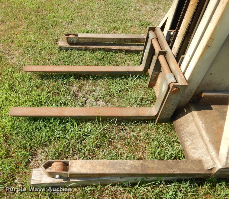 image for item KS9748 Crown 20MT-S  pallet jack