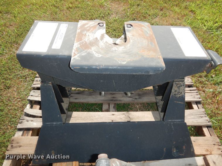 image for item KS9750 2001 Reese  fifth wheel hitch