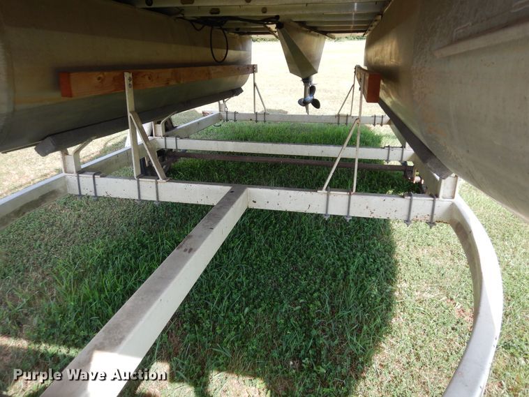 image for item KS9751 1997 Landau Bandit 16  boat