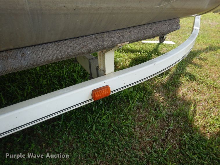 image for item KS9751 1997 Landau Bandit 16  boat