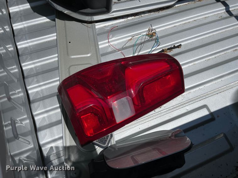 image for item LF9174 2021 Chevrolet 3500 8' L pickup truck bed