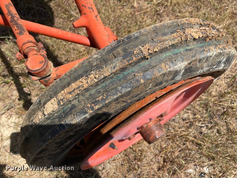 image for item LF9183 Allis Chalmers  tractor