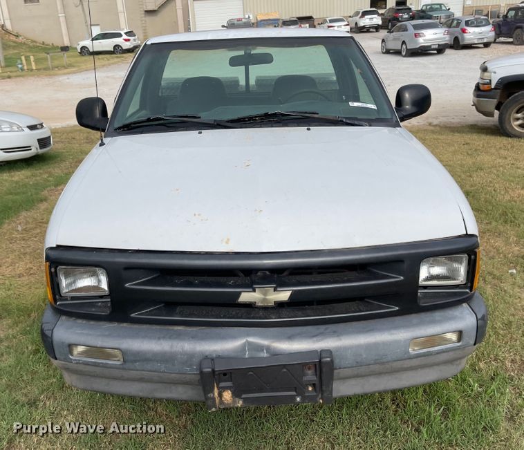 image for item LF9195 1994 Chevrolet S10  pickup truck