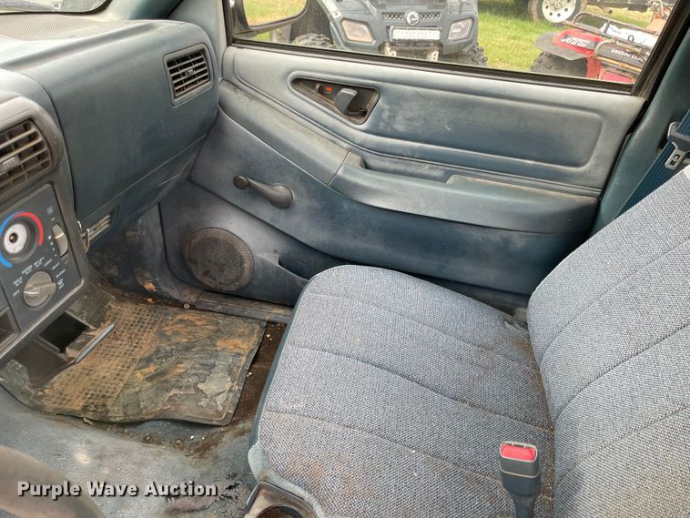 image for item LF9195 1994 Chevrolet S10  pickup truck