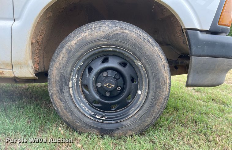 image for item LF9195 1994 Chevrolet S10  pickup truck