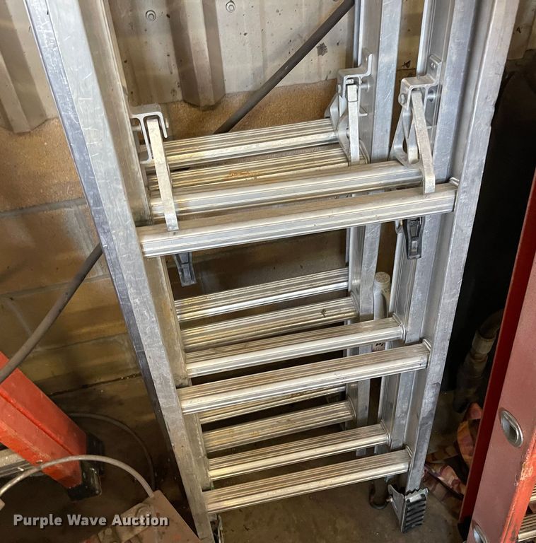 image for item LF9196 (4) extension ladders