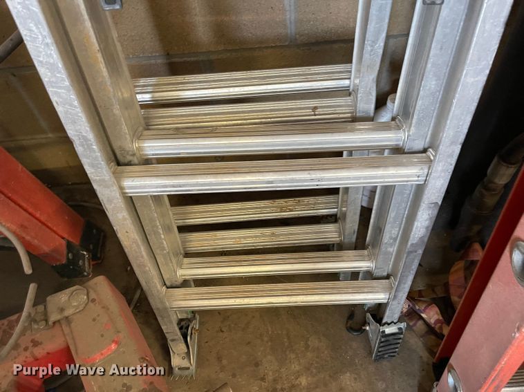 image for item LF9196 (4) extension ladders