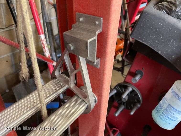 image for item LF9196 (4) extension ladders