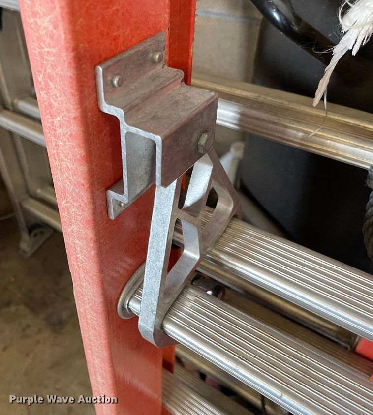 image for item LF9196 (4) extension ladders