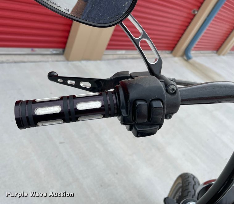 image for item LF9201 2009 Harley Davidson FXDB  motorcycle