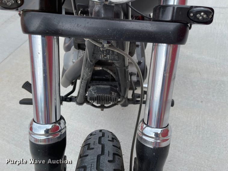 image for item LF9201 2009 Harley Davidson FXDB  motorcycle