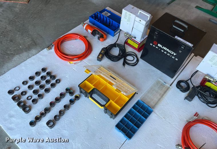 image for item LF9209 Burndy  crimper