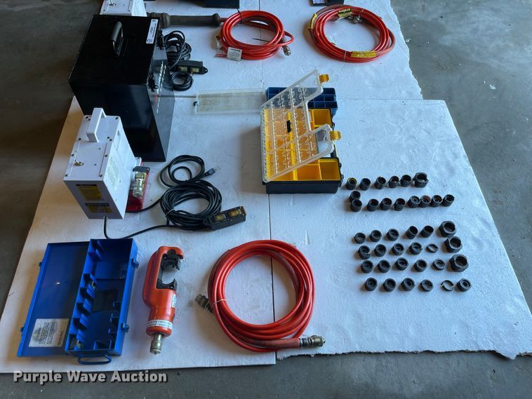 image for item LF9209 Burndy  crimper