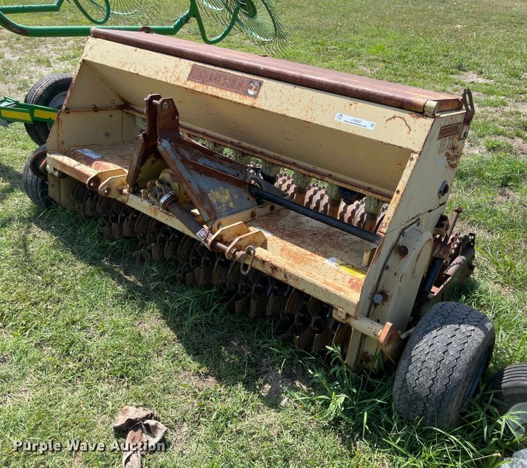 Land Pride 1572 seeder in Gas, KS Item LF9237 sold Purple Wave