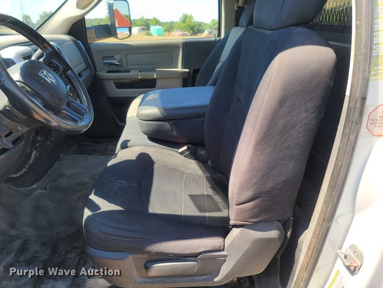 image for item LM9573 2012 Dodge Ram 5500HD  rollback truck