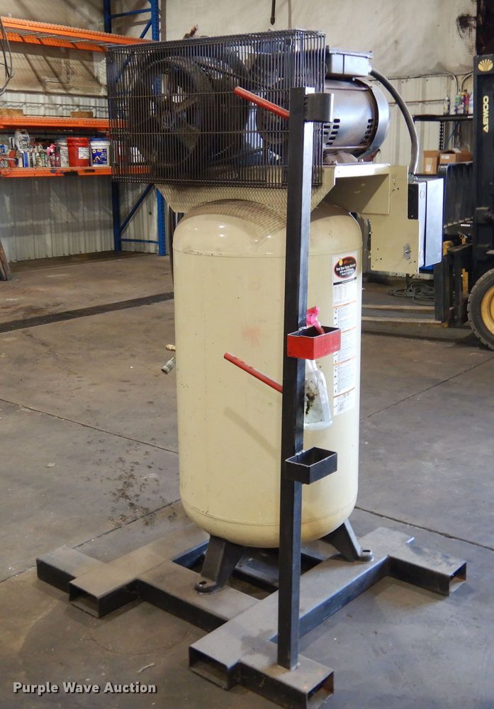 image for item LT9862 Ingersoll Rand 2475  air compressor