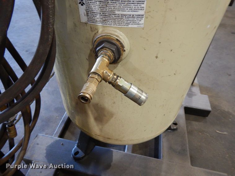 image for item LT9862 Ingersoll Rand 2475  air compressor
