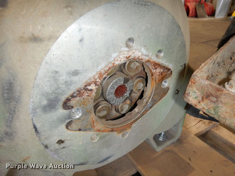 image for item LT9871 2005 Ford LRG425  engine