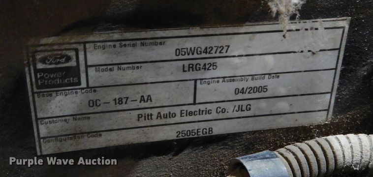 image for item LT9871 2005 Ford LRG425  engine