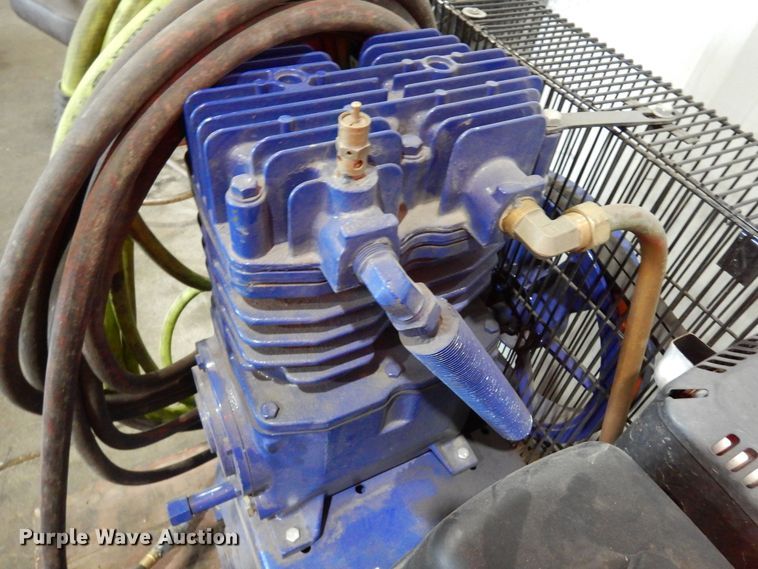 image for item LT9874 2019 Quincy  air compressor