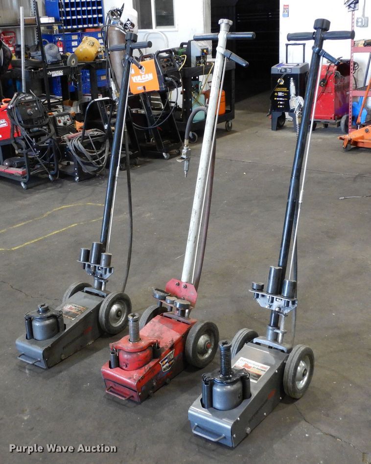 image for item LT9883 (3) floor jacks