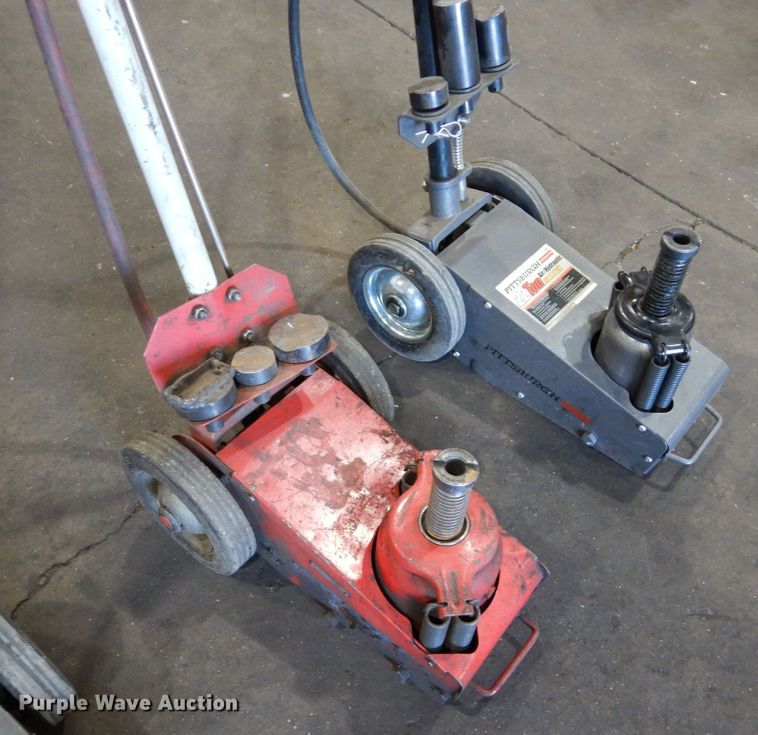 image for item LT9883 (3) floor jacks