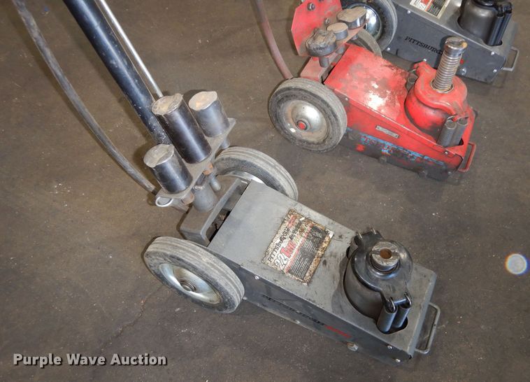image for item LT9883 (3) floor jacks