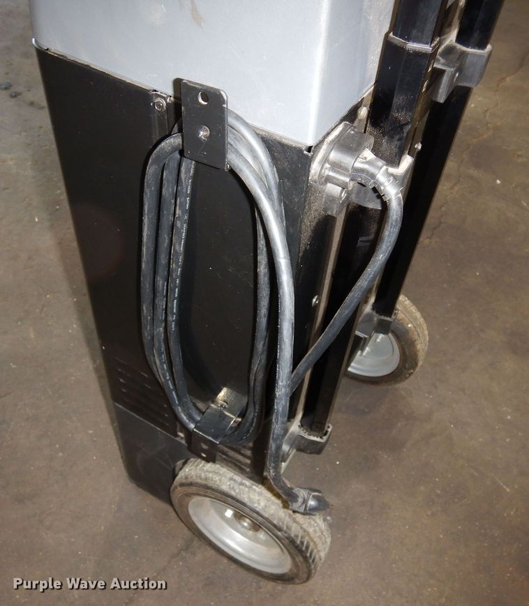 image for item LT9884 Napa  battery charger/engine starter