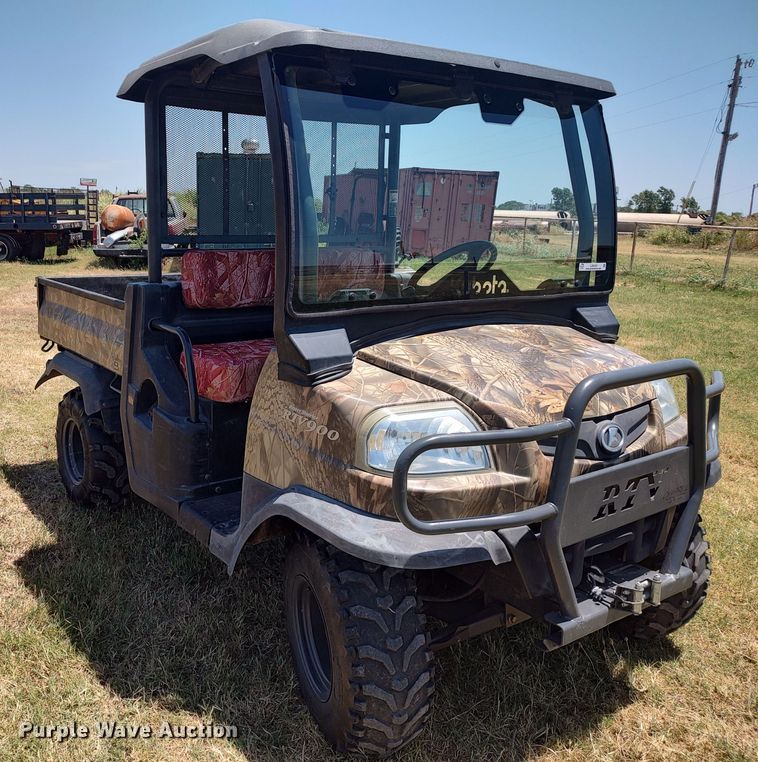 image for item LU9183 Kubota RTV 900  utility vehicle