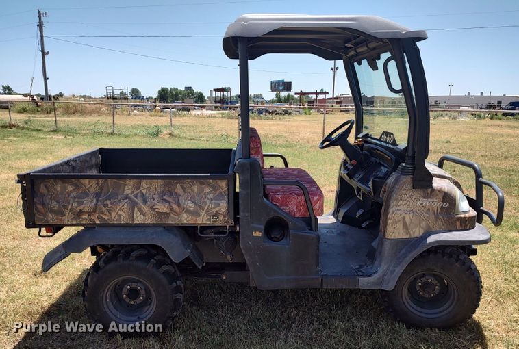 image for item LU9183 Kubota RTV 900  utility vehicle
