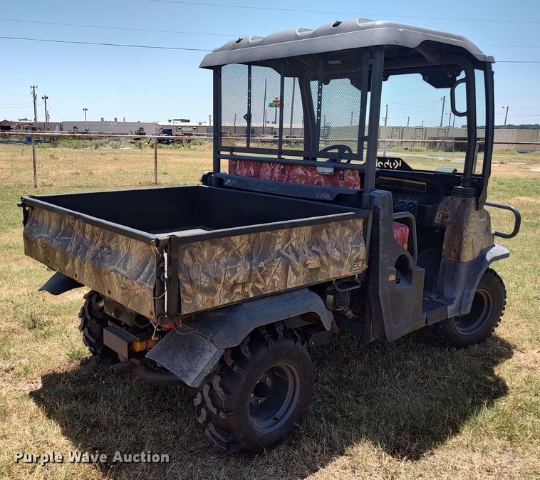 image for item LU9183 Kubota RTV 900  utility vehicle