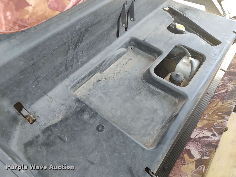 image for item LU9183 Kubota RTV 900  utility vehicle