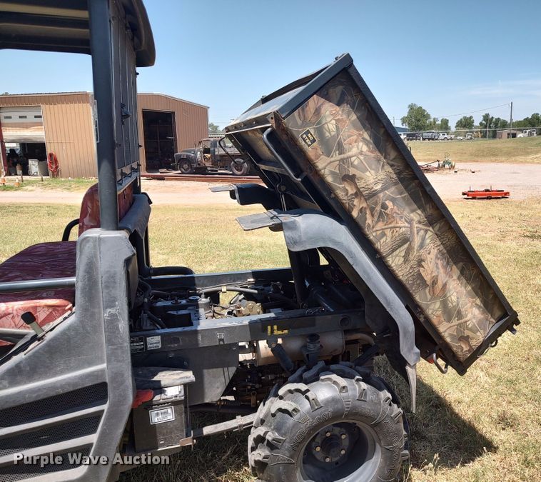 image for item LU9183 Kubota RTV 900  utility vehicle