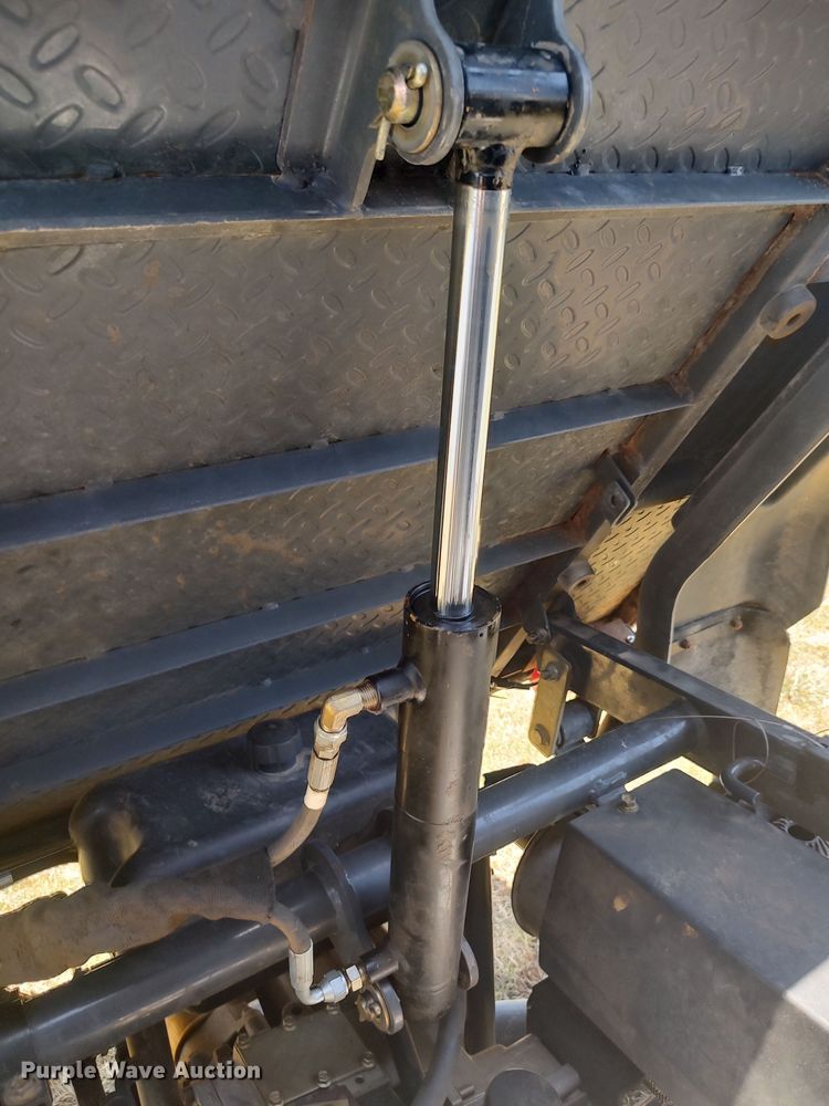 image for item LU9183 Kubota RTV 900  utility vehicle