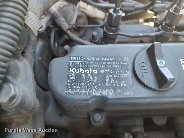 image for item LU9183 Kubota RTV 900  utility vehicle