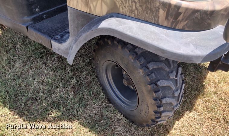 image for item LU9183 Kubota RTV 900  utility vehicle