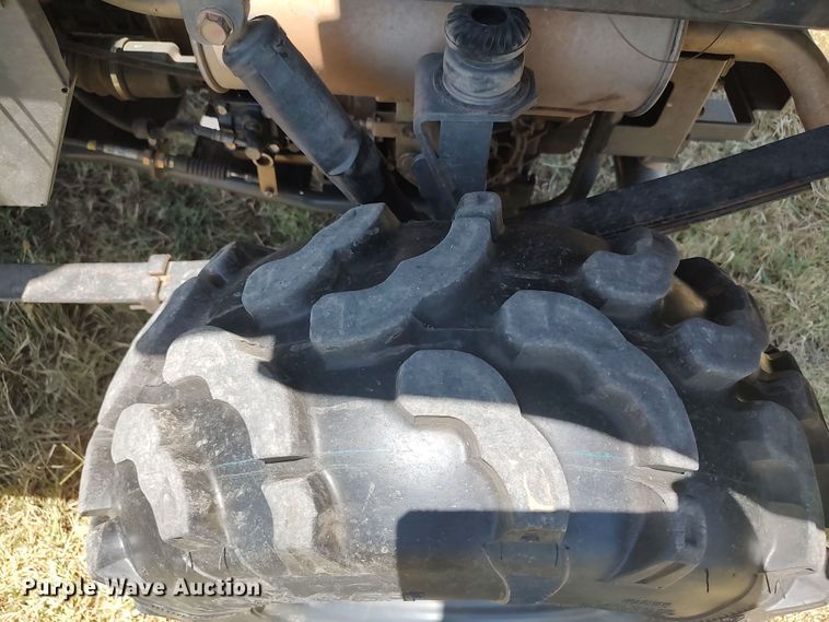 image for item LU9183 Kubota RTV 900  utility vehicle