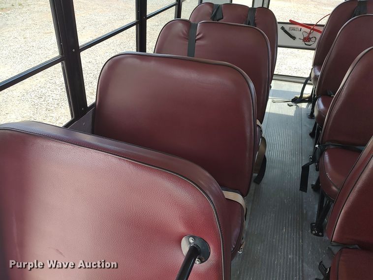 image for item LU9198 1999 Chevrolet Express 3500  school bus