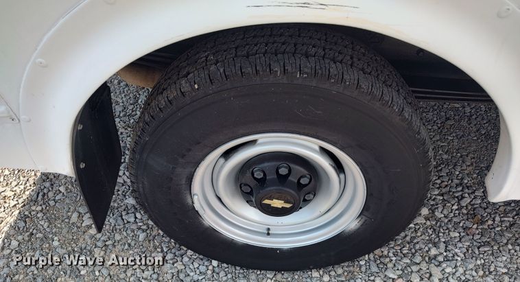 image for item LU9198 1999 Chevrolet Express 3500  school bus